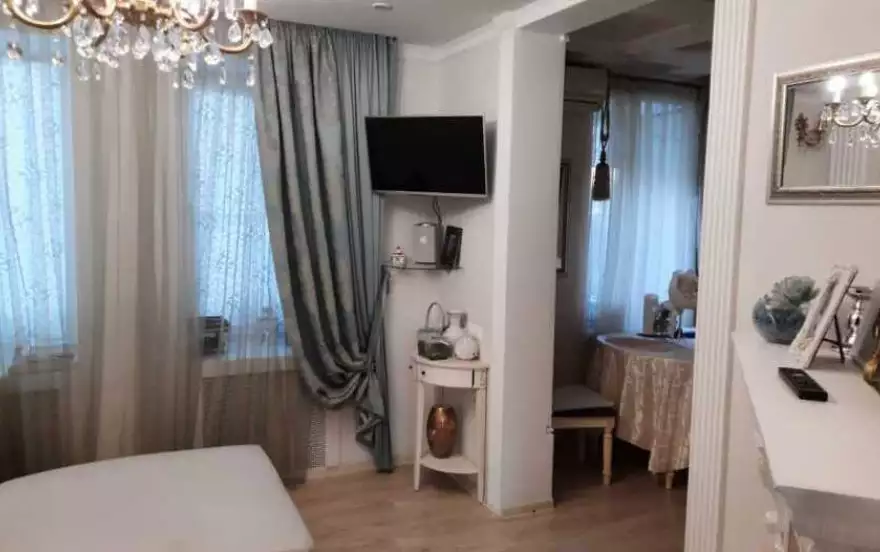 Космонавтов проезд