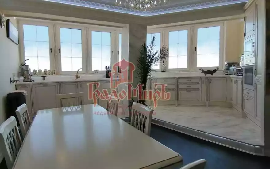 Пионерская улица, 2