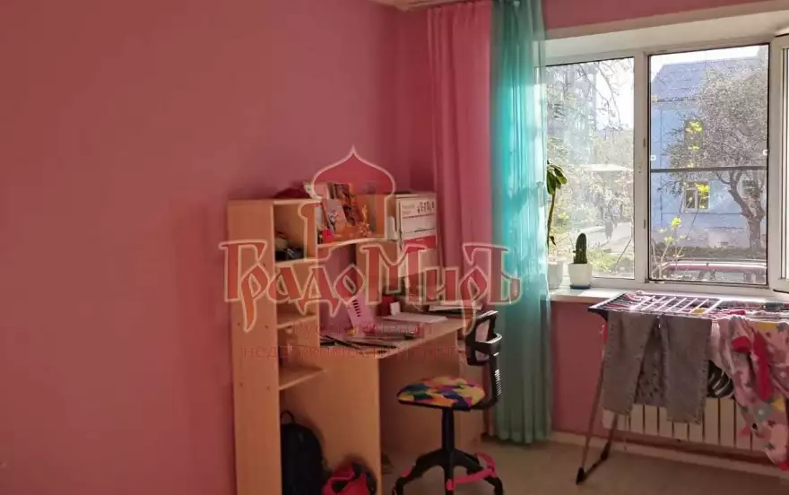 Октябрьская улица, 2