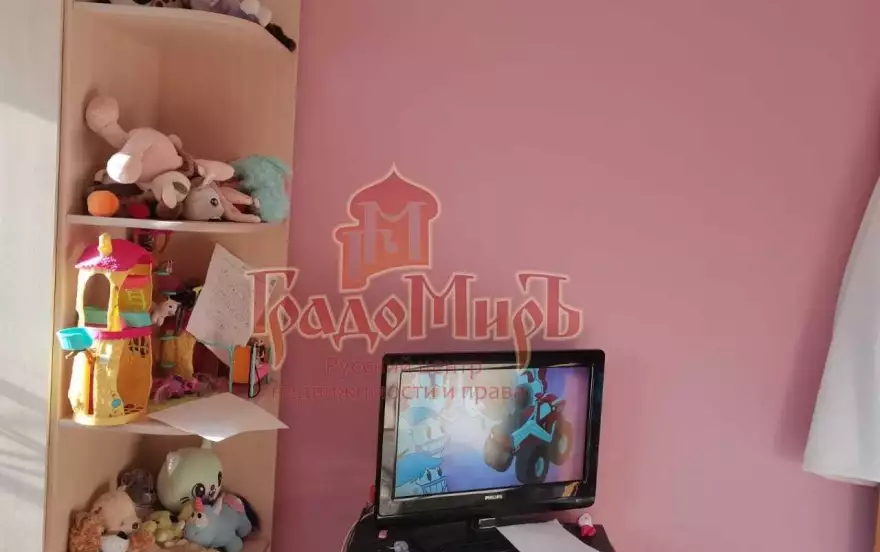 Октябрьская улица, 2