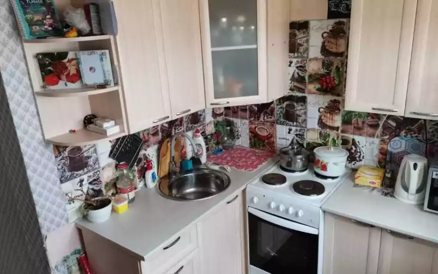 Романтиков, 8