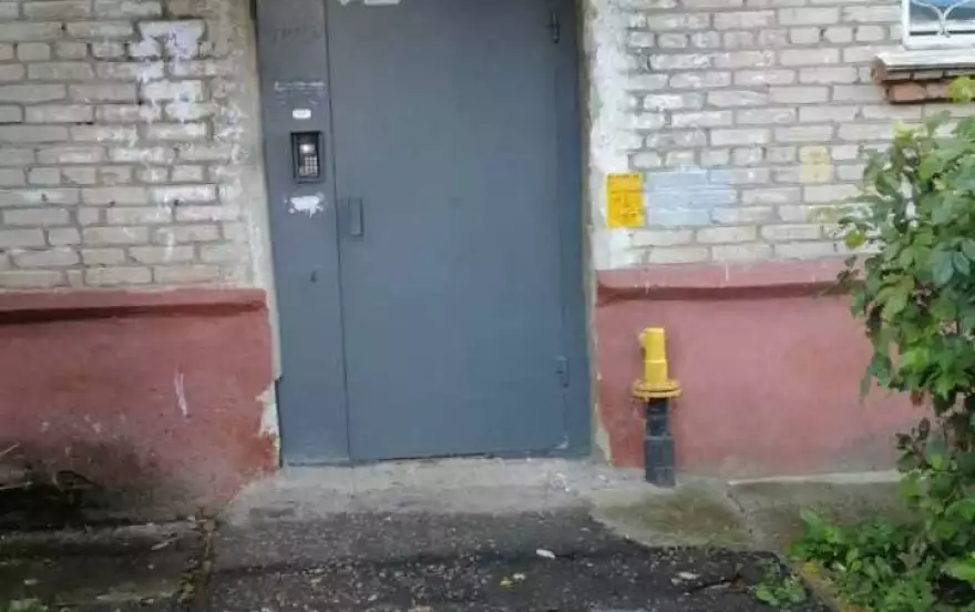 Российская улица, 38