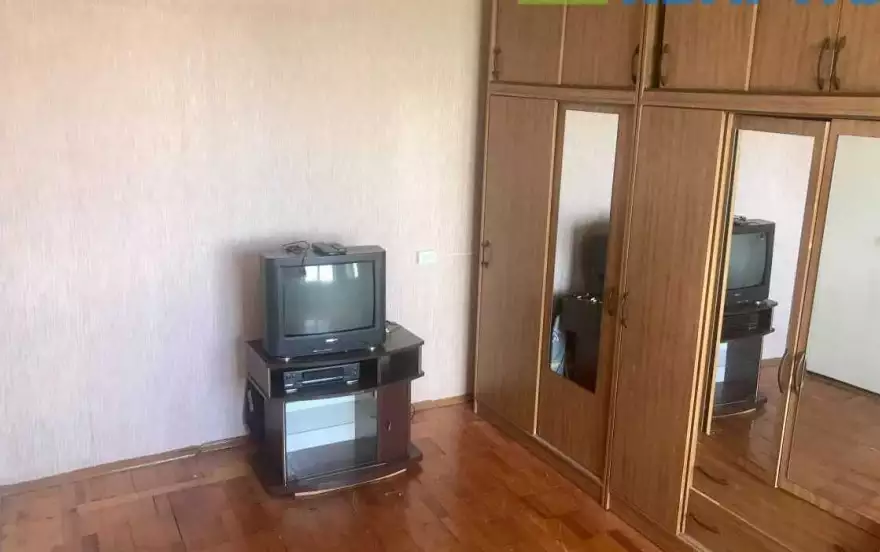 Победы улица, 83