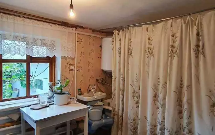 Комарова пер, 5