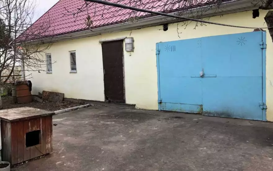 Правобережная улица, 2