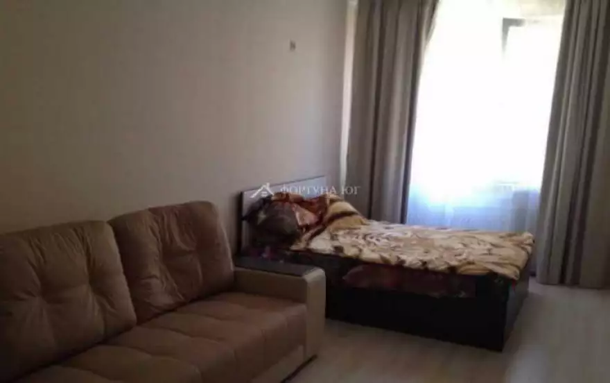 Лазурная улица, 10к1