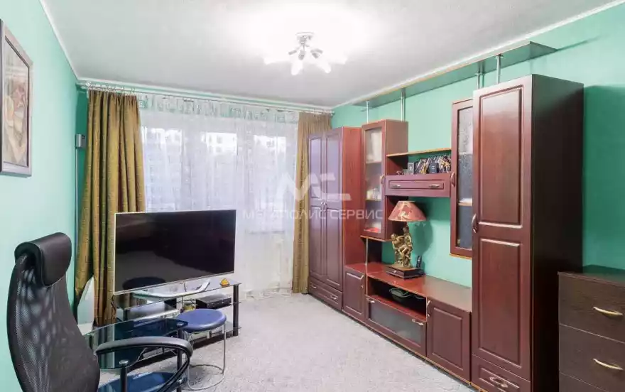 Западная улица, 33