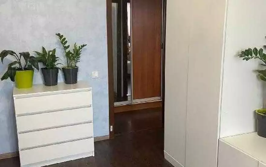 Полякова, 28б