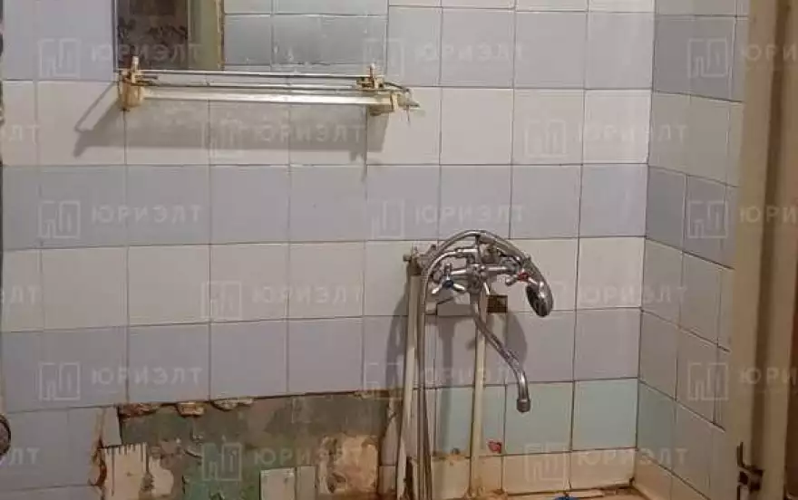 Днепровская улица, 8