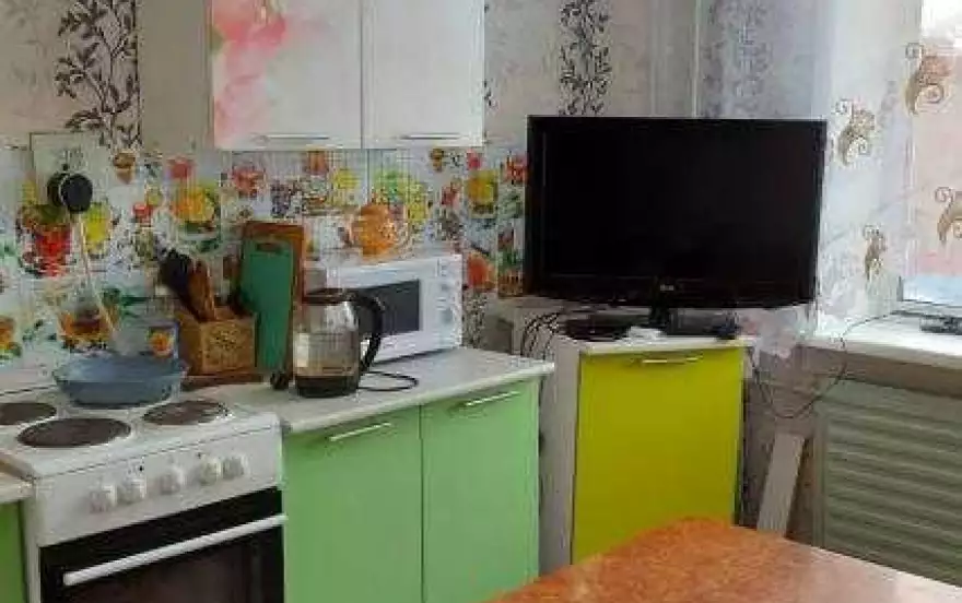 Энтузиастов, 1