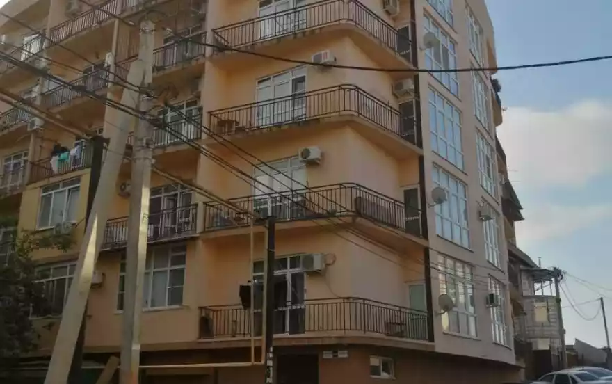 Изумрудная улица, 40