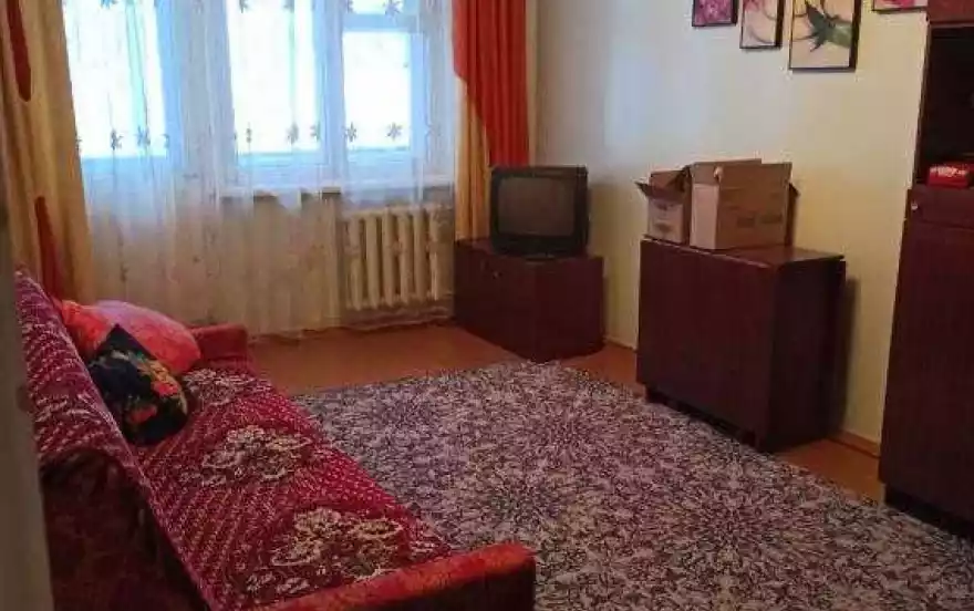 Романтиков, 8