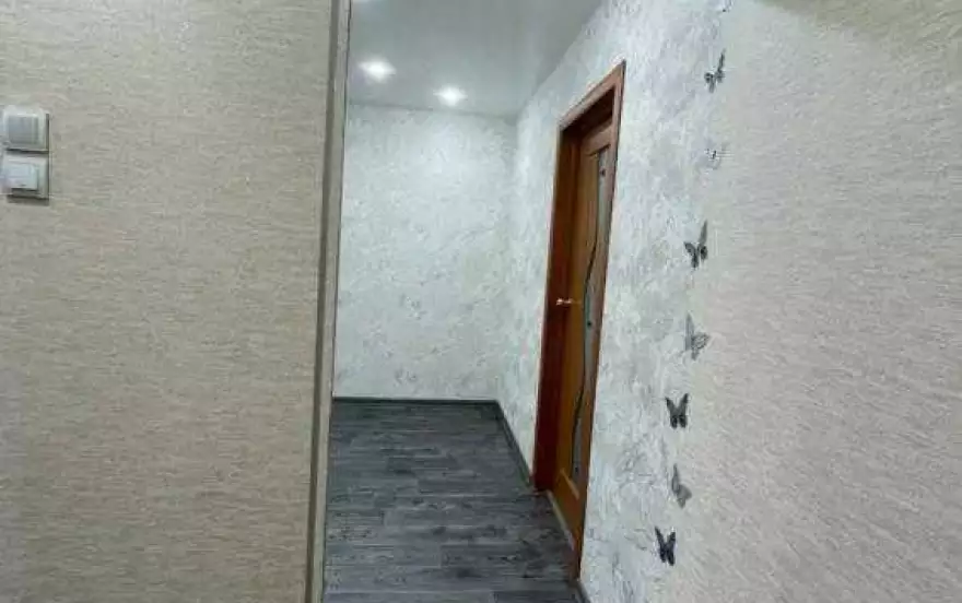 Романтиков, 8