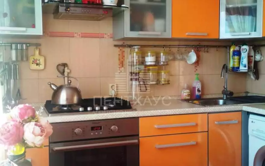 Верхняя Дуброва ул., 30