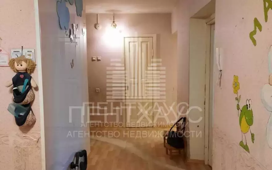 Комиссарова ул., 28