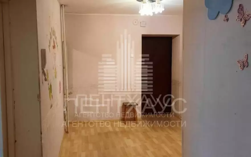 Комиссарова ул., 28