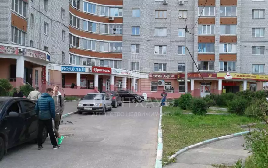 Комиссарова ул., 1