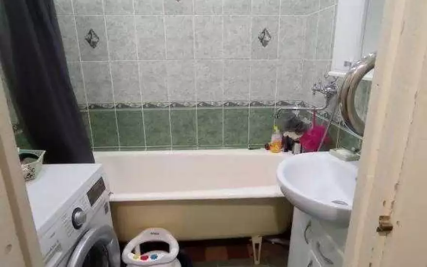 Мечтателей, 32
