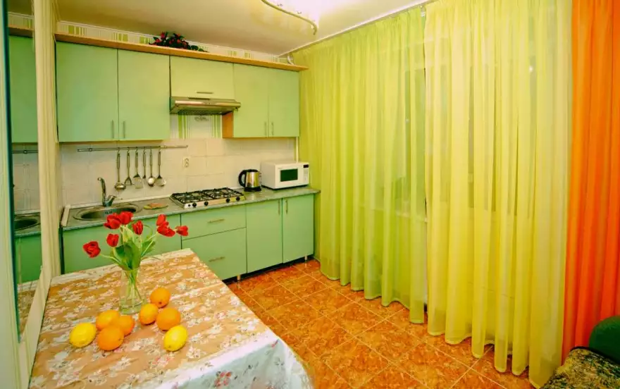 Луговая улица, 100