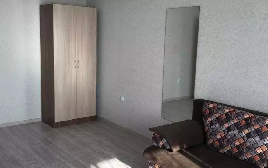 улица Котанова, 1