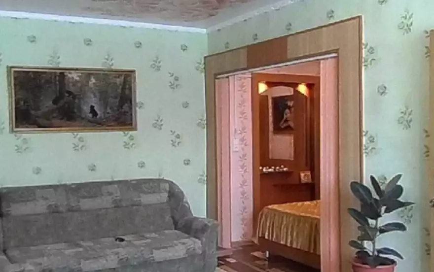улица 40 лет Октября, 1