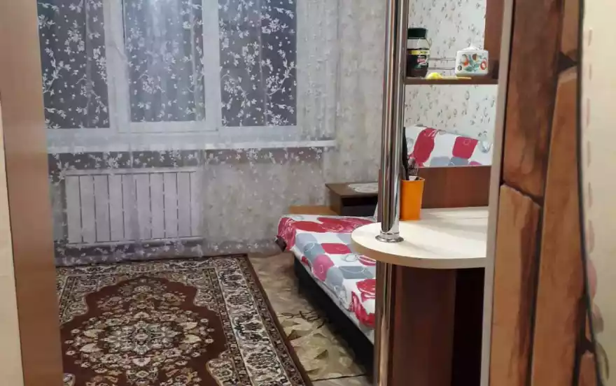 Затонская улица, 16