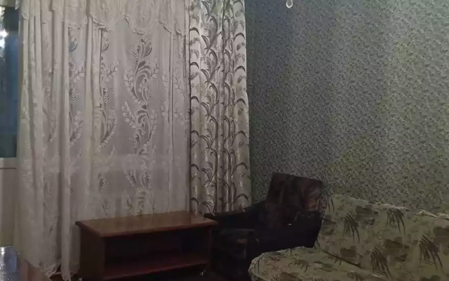 Мирный квартал, 11