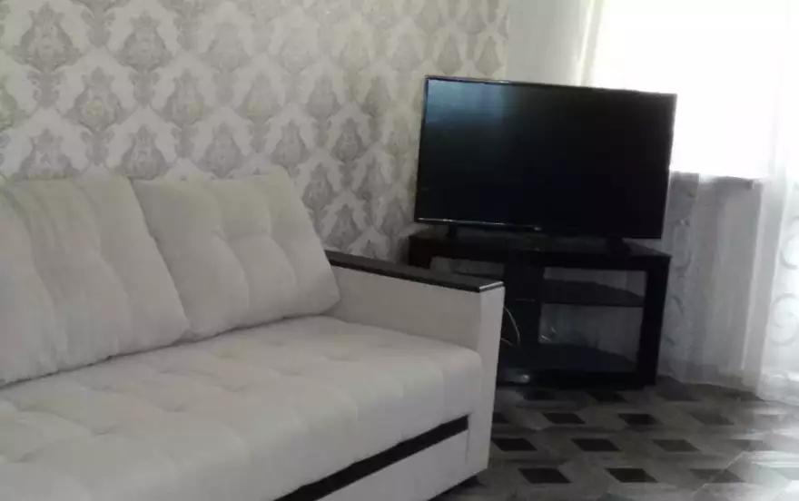 Октябрьский проспект, 27