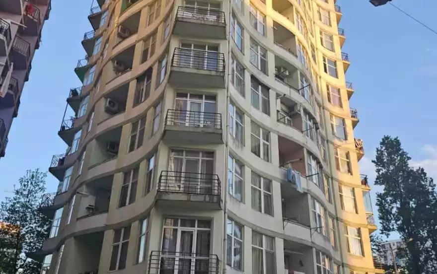 улица Ангиса, 15