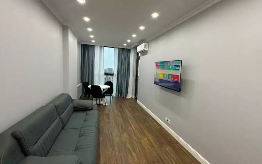 проспект Жиули Шартава, 32
