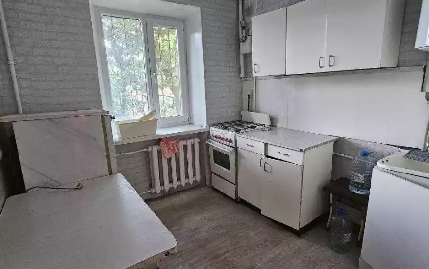 квартал Димитрова, 27