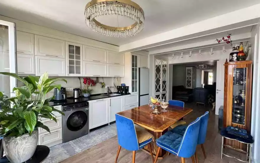 проспект Шота Руставели, 10