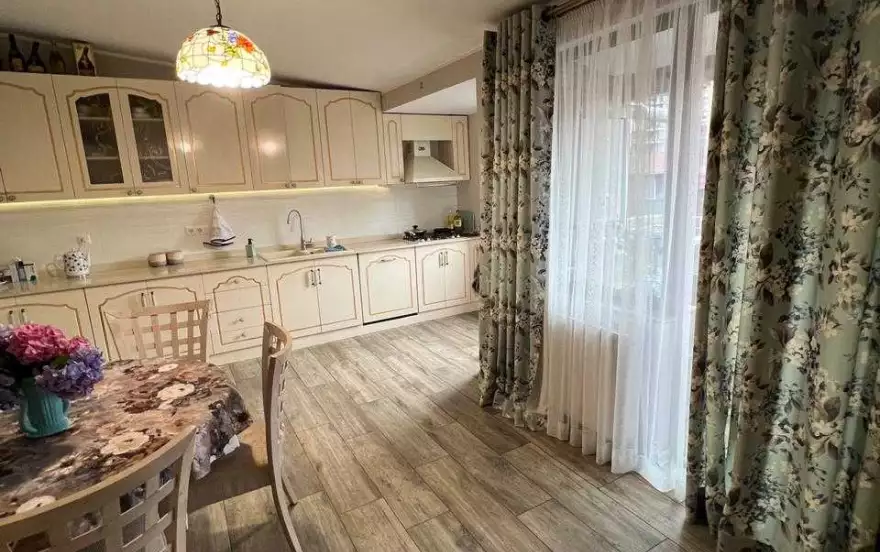 улица Петра Меликишвили, 30