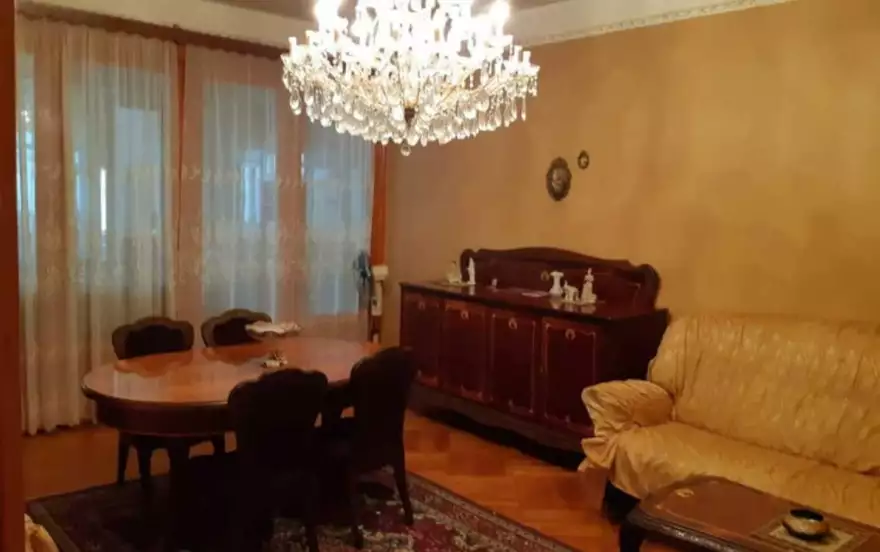 улица Иракли Абашидзе, 4