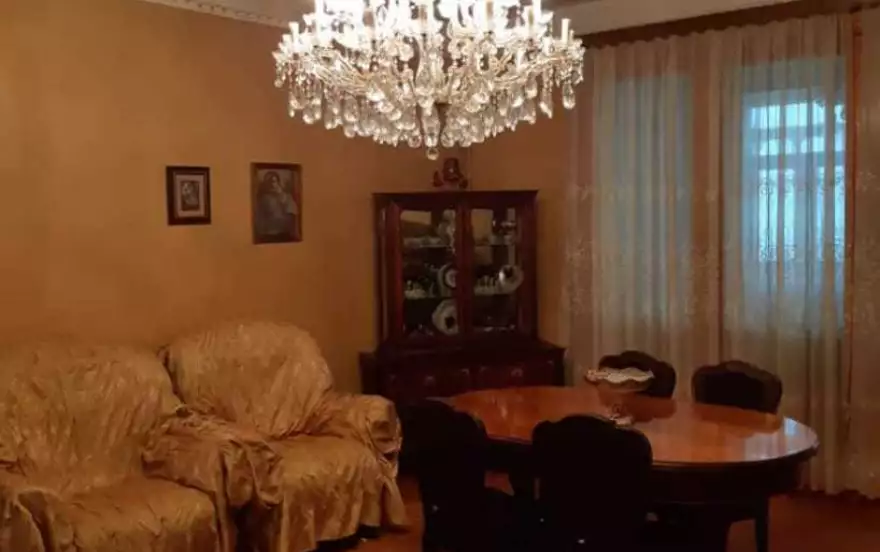 улица Иракли Абашидзе, 4