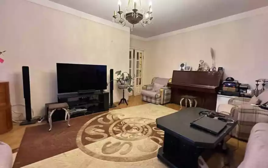 улица Адонца, 17