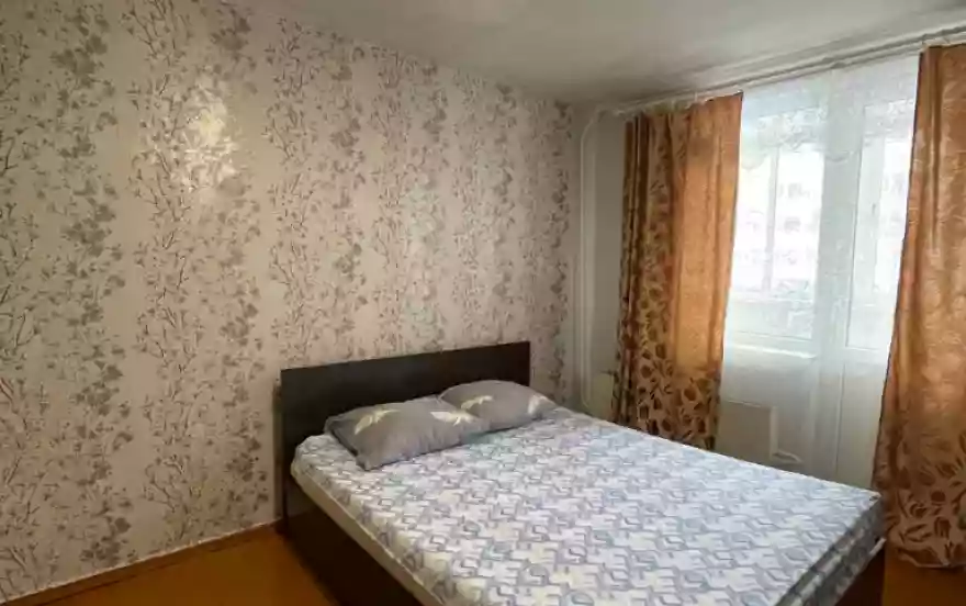 Юбилейная улица, 1