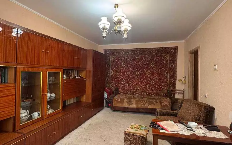 квартал Комарова, 16