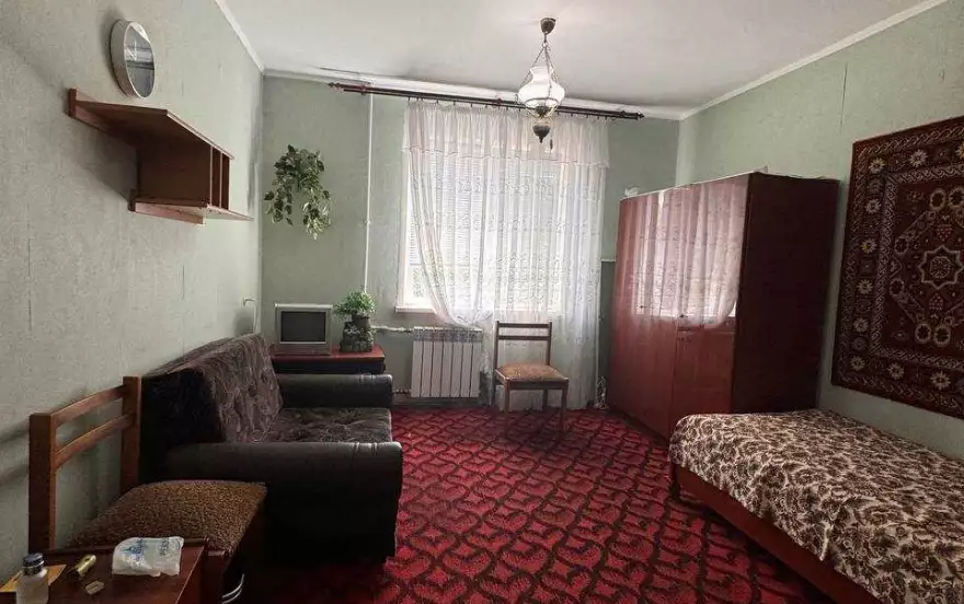 квартал Комарова, 16