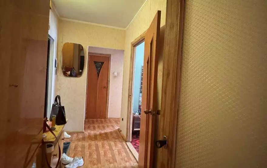 квартал Комарова, 16