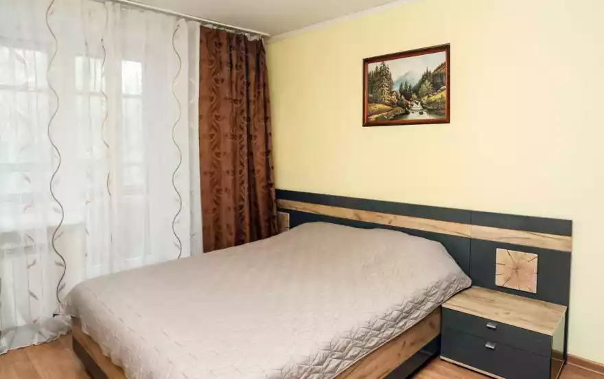 улица Лебедева, 16