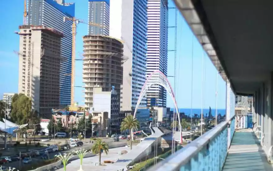 ჟიული შარტავას 18