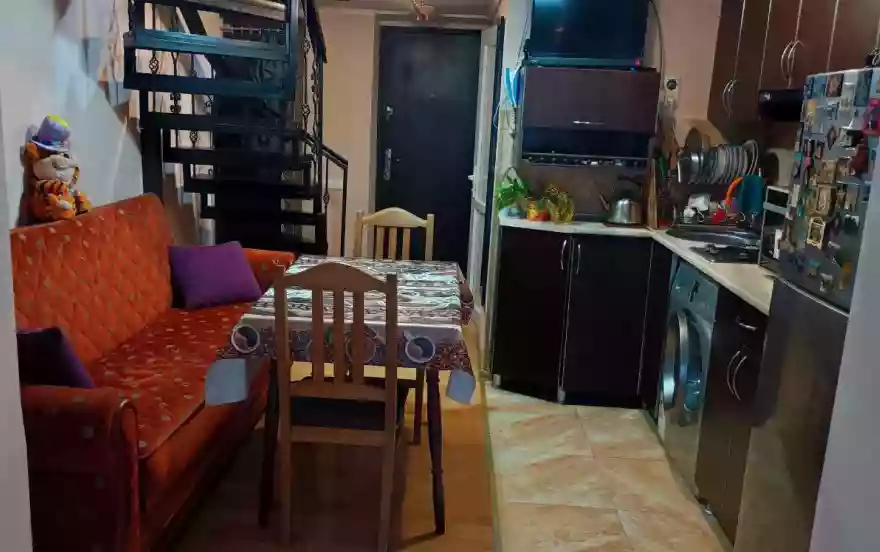 улица Иракли Абашидзе, 2