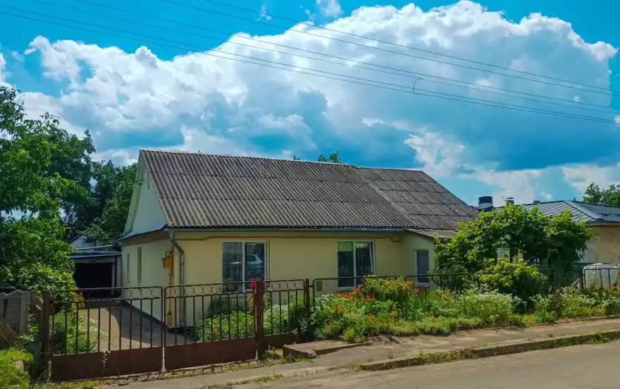 Вишнёвая улица, 43