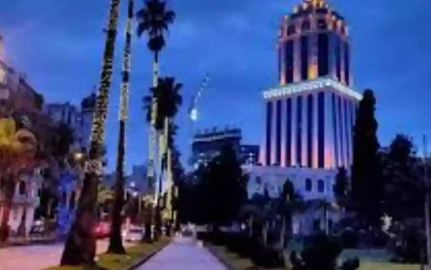 улица Луки Асатиани, 2