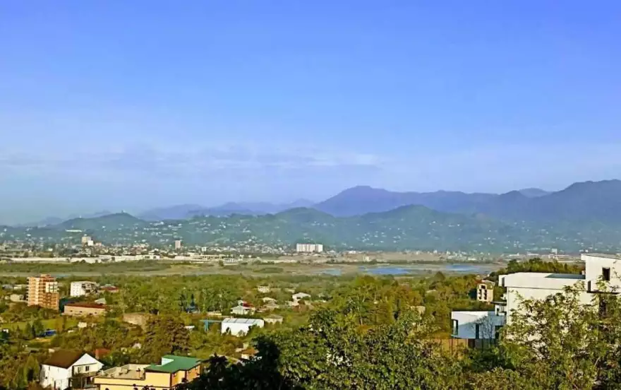 ადლიას მე-2 ჩიხი, 8