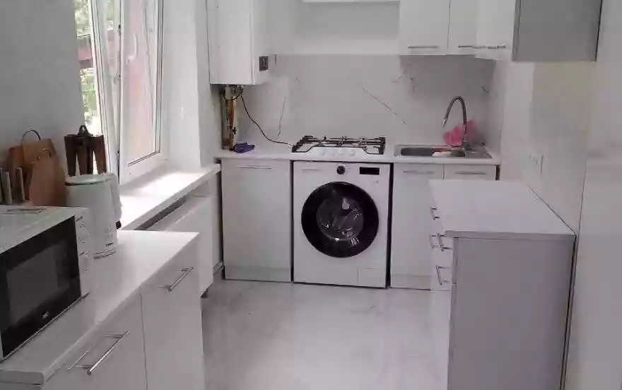 пгт Беловодск ул. Комсомольская 19/4