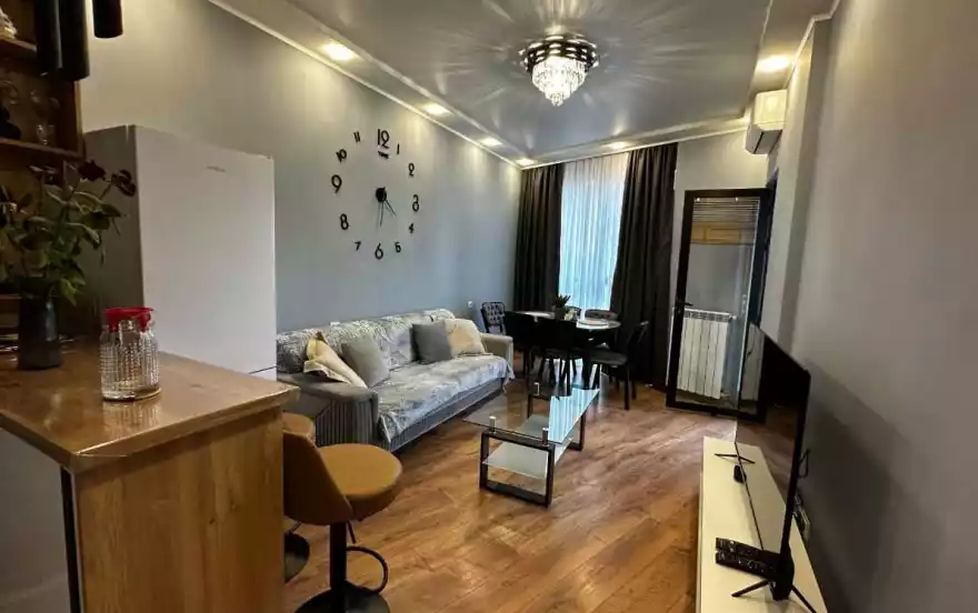 ჟიული შარტავას 10