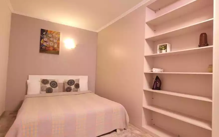 улица Адмирала Кузнецова, 80