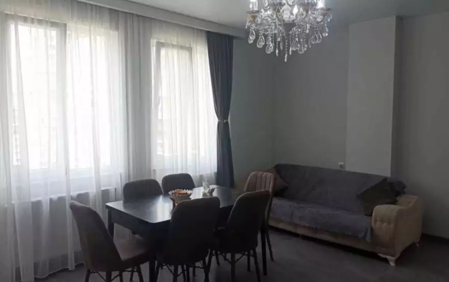 ანგისას ქუჩა 50